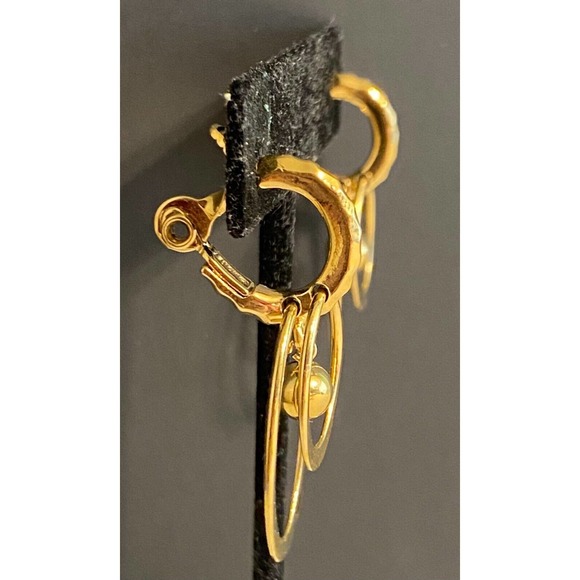 Monet Vintage Gold Tone Ring Bead Dangle Clip On Earrings - Picture 2 of 5